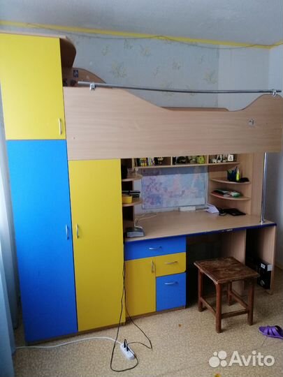 Уголок школьника с кроватью