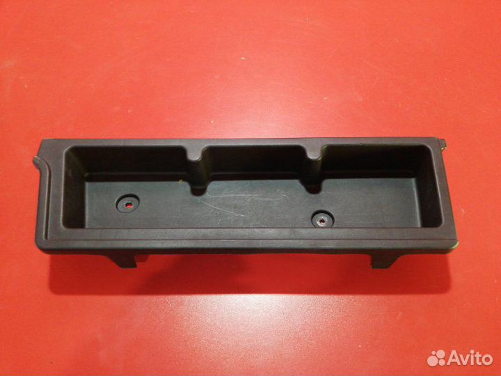 Ящик в багажник задний левый Toyota Corolla