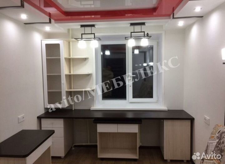 Рабочая зона у окна