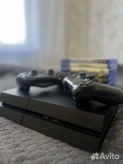 Play station 4 + 6 популярных игр
