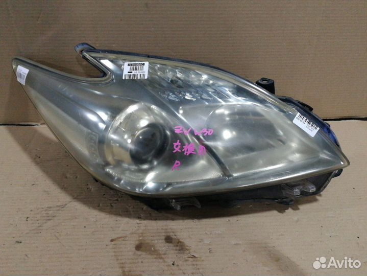 Фара toyota prius zvw30 2009 год