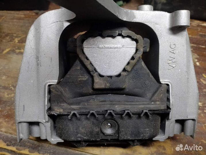 Подушка двигателя VAG