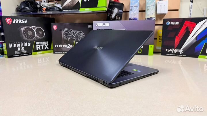 Мощный 17.3 Asus GeForce 2GB / 8 RAM / 256 SSD