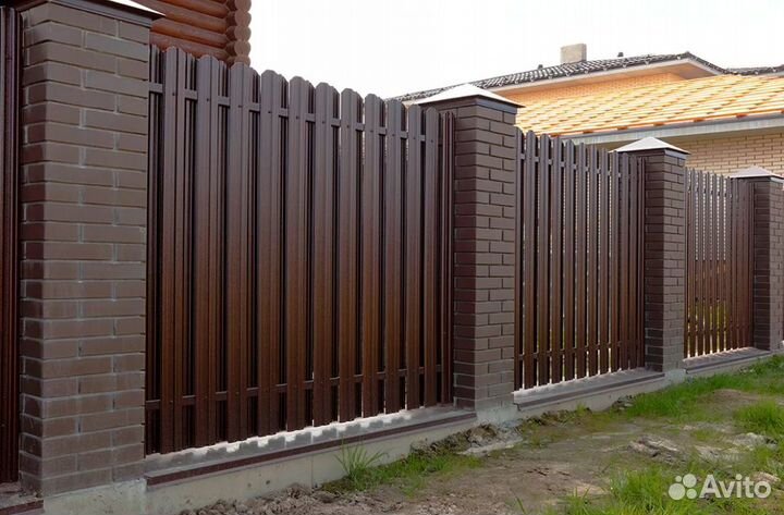 Забор из евроштакетника за 1 день под ключ