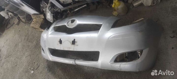 Бампер передний toyota vitz