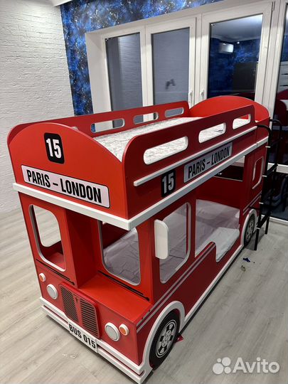 Детская двухярусная кровать