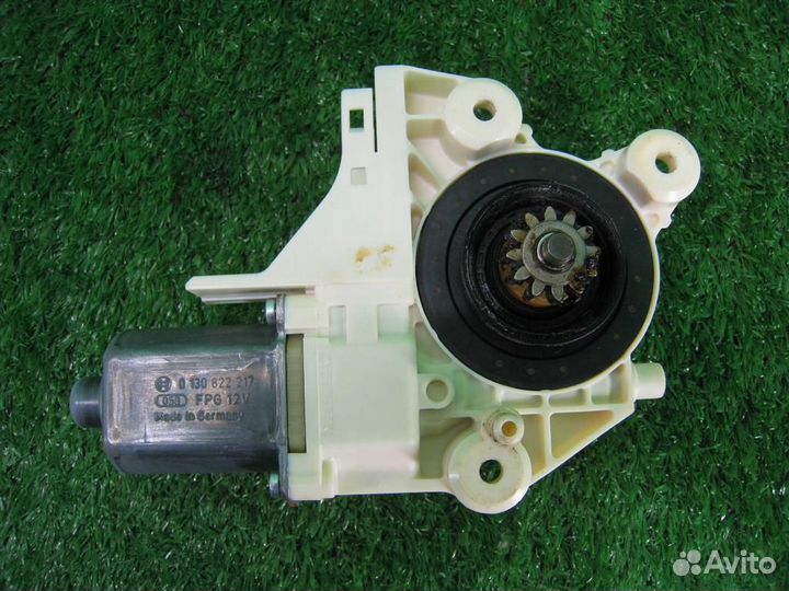 Мотор стеклоподъёмника передний левый Ford Focus