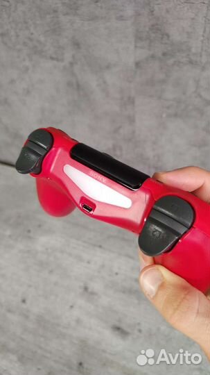 Dualshock 4 v2 (Red)