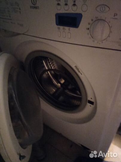 Продам не рабочую стиральную машинку