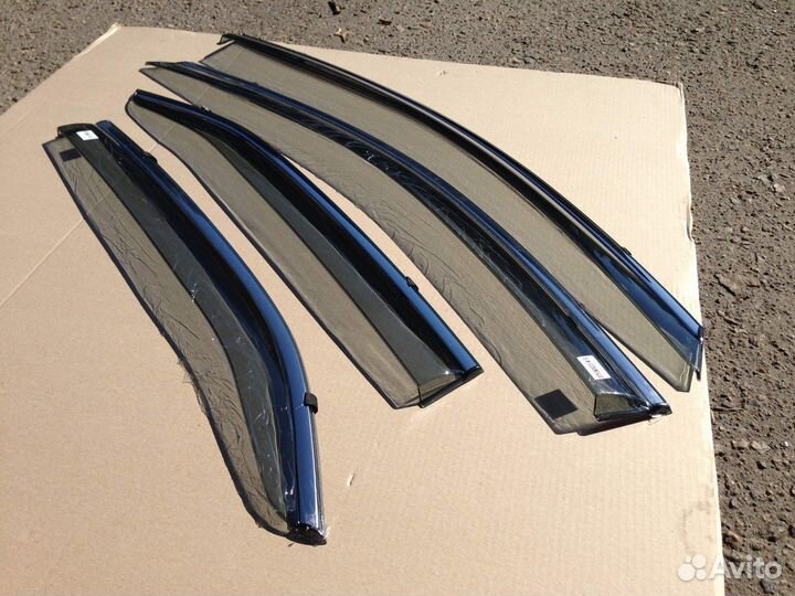 Camry 40 Ветровики с хром вставками V5EE4