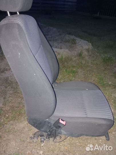 Передние сиденья