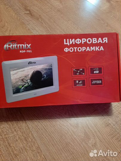 Цифровая фоторамка Ritmix RDF-701