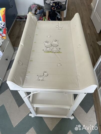 Пеленальный столик с ванночкой