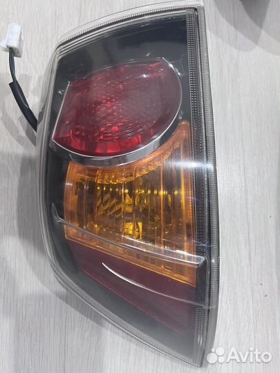 Комплект оригинальных задних фонарей Mitsubishi
