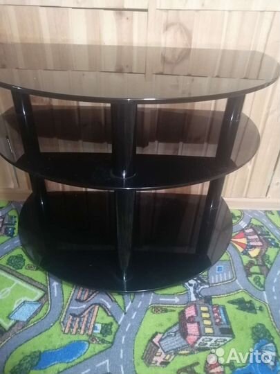 Стеклянная тумба под тв