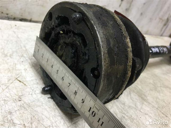 Полуось передняя левая Volkswagen Golf Iii/Vento