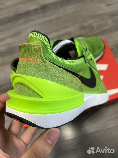 Nike waffle one electric green