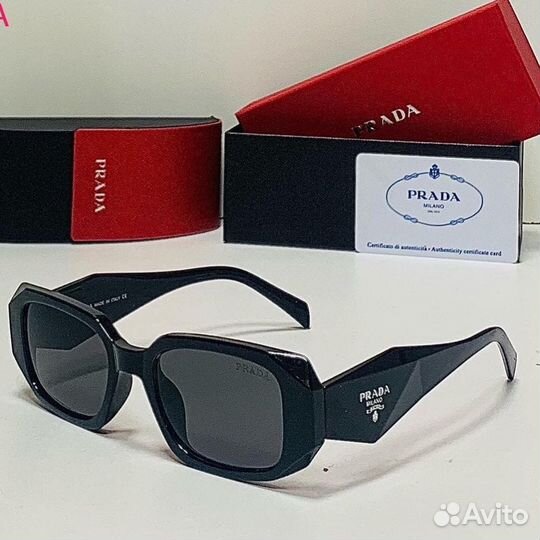 Солнцезащитные очки женские prada