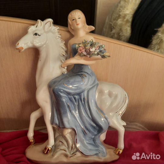 Фарфоровые статуэтки