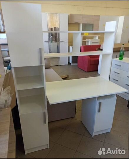 Письменный стол новый