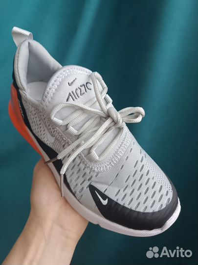 Женские кроссовки nike 270