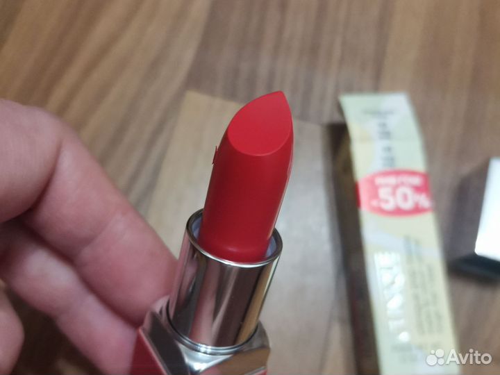 Матовая помада Clinique