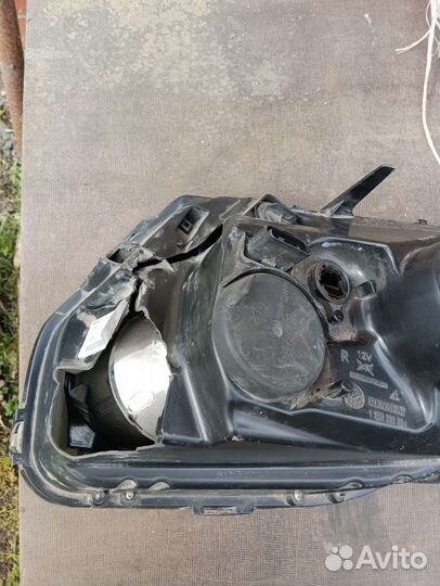 Фара правая Рено Дастер 2012г с повреждениями
