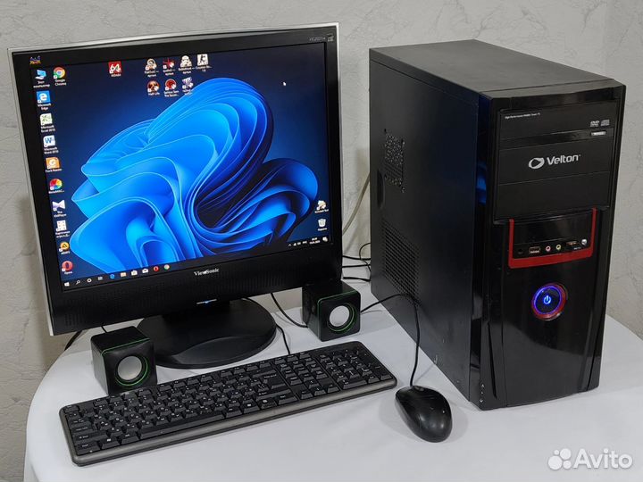 Компьютер с монитором и периферией