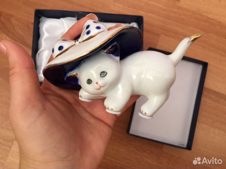 Фигурки фарфор разные