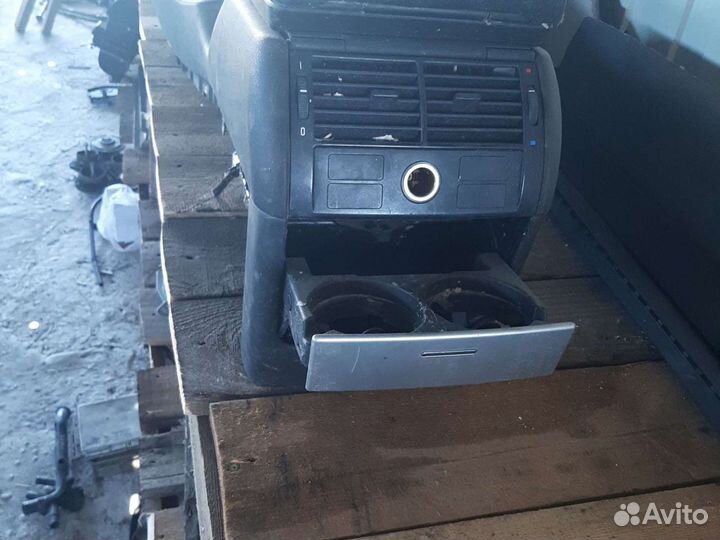 Подлокотник BMW X5 E53