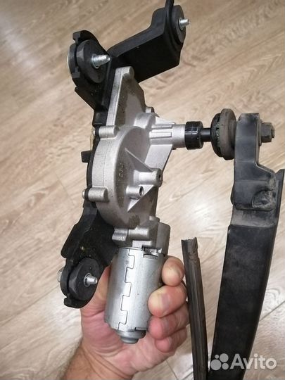 Моторчик заднего дворника кия сид 2016 г