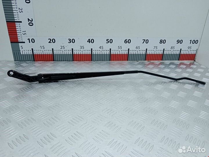 Щеткодержатель (поводок стеклоочистителя, дворник)