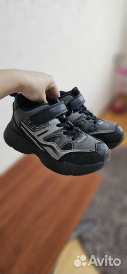 Кроссовки демисезонные