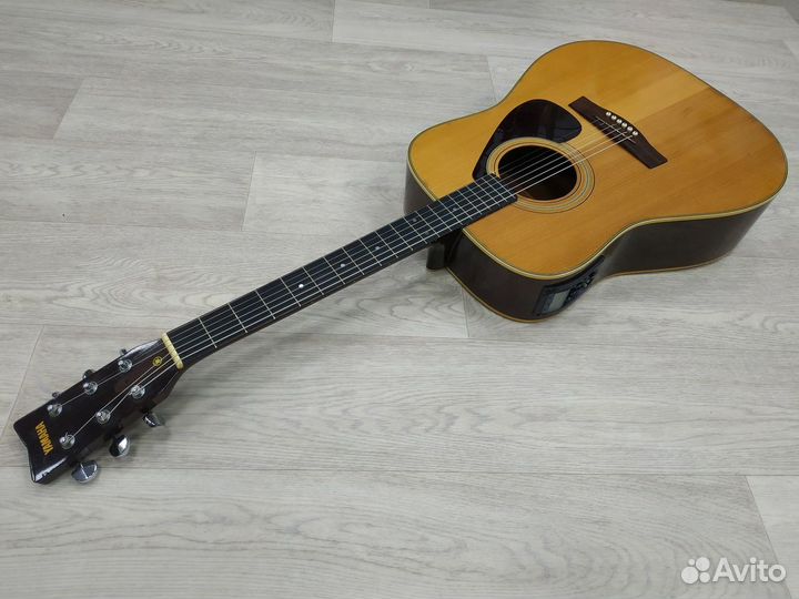 Электроакустическая гитара Yamaha (japan 80's)