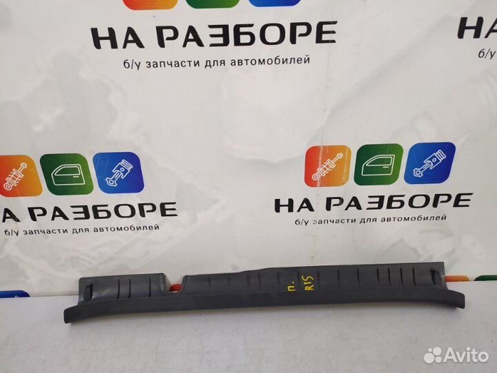 Накладка на порог внутренняя передняя левая
