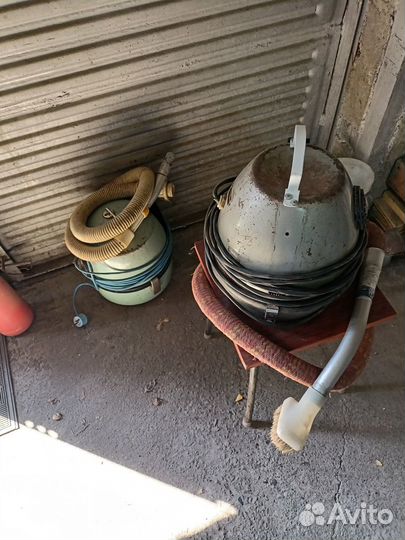 Пылесос, времен СССР. хорошо работает, мощно