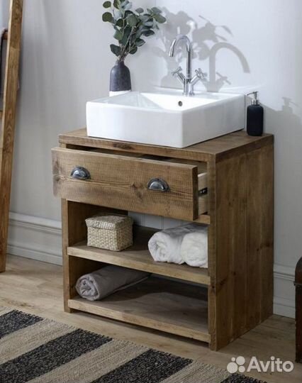 Тумбочка в ванную новая