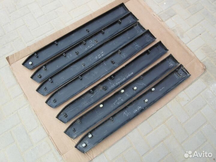 Молдинг двери перед правой б/у Nissan X-Trail T31