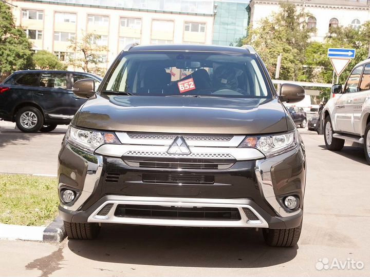 Mitsubishi Outlander, 2022