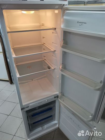 Встраиваемый холодильник Аристон
