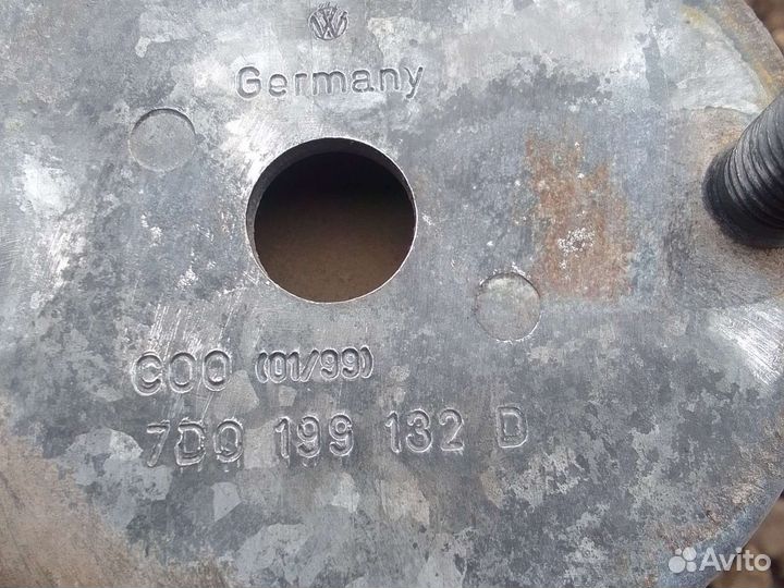 Опора двигателя Фольксваген Т4 AJA AAB abl правая