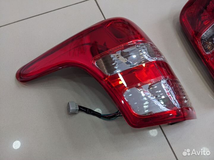 Фонарь задний левый/правый mitsubishi L200 15-18