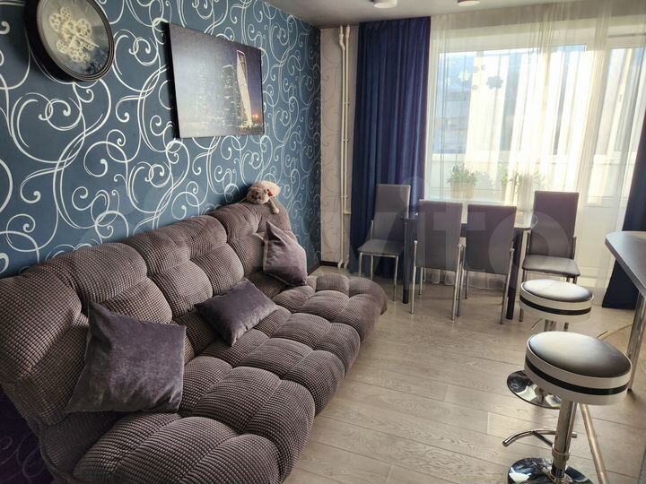 3-к. квартира, 81 м², 8/10 эт.