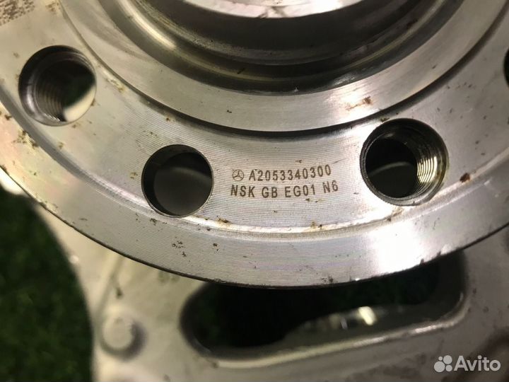 Поворотный кулак передний правый Mercedes-Benz