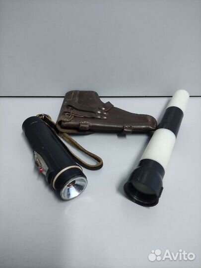 Жезл и кобура милиционера