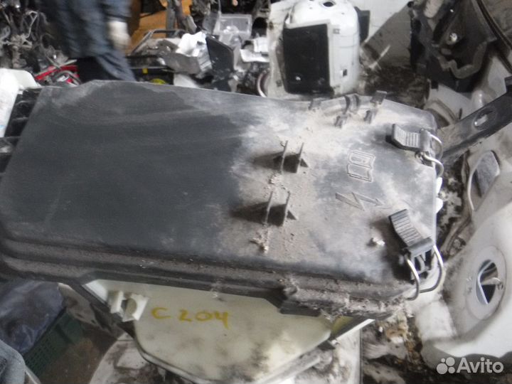 Корпус блока предохранителей Mercedes Benz W204