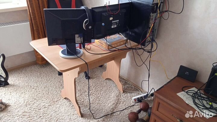 Компьютерный стол