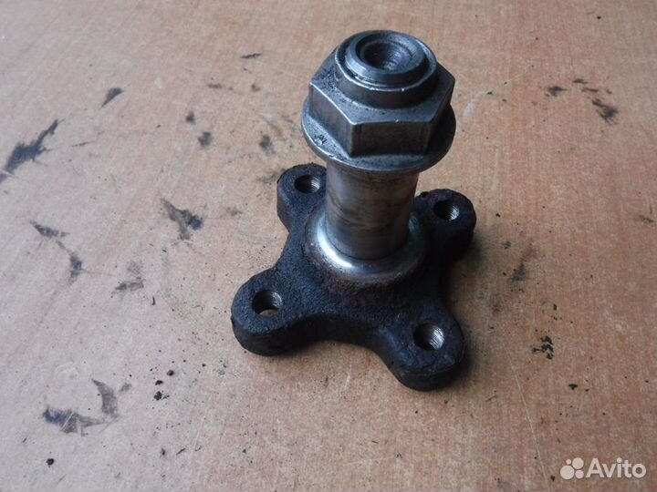 Цапфа Nissan Almera G15