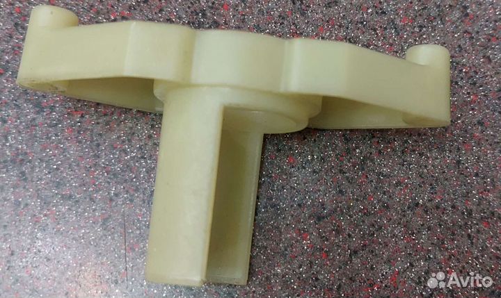 Защитный кожух направляющей мясорубки Kenwood