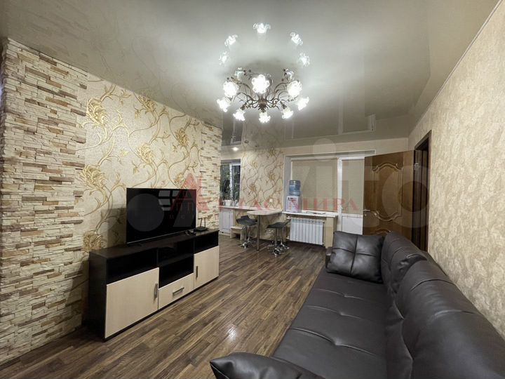 3-к. квартира, 56 м², 2/5 эт.